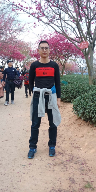 小梁的第一张照片--东山相亲网