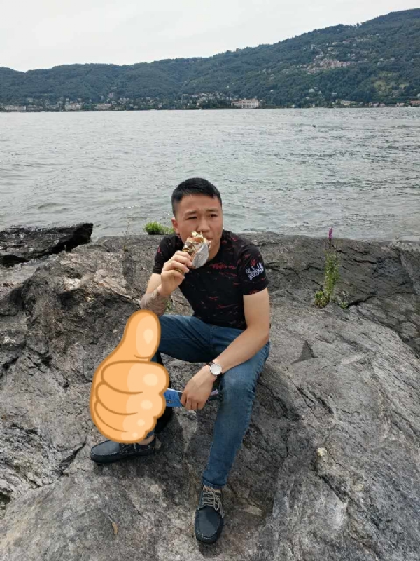绚烂背后的平淡的第一张照片--东山相亲网