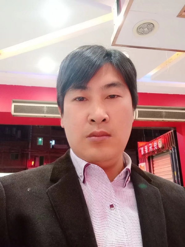 奔跑的第二张照片--东山相亲网