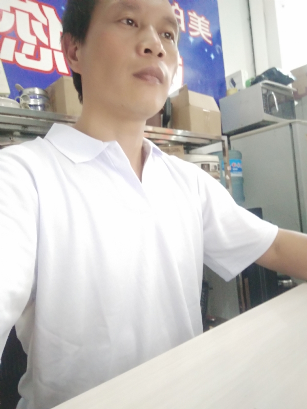 深蓝色的海的第一张照片--东山相亲网
