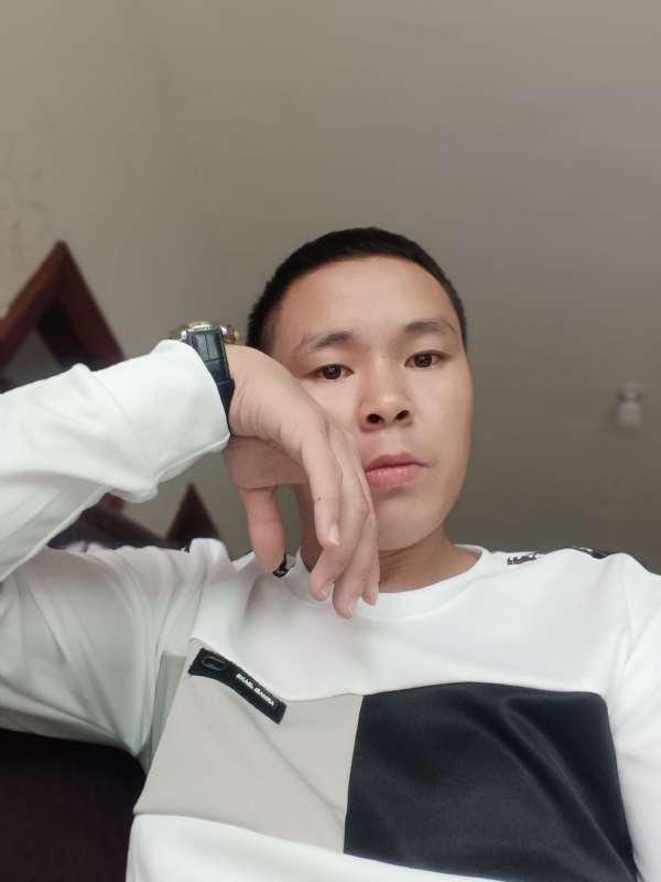 冷漠的第一张照片--东山相亲网