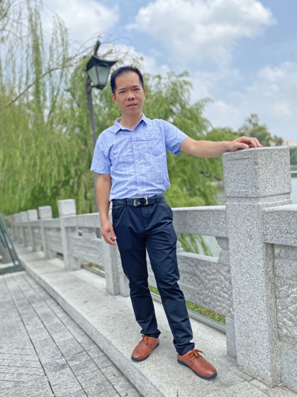 奇峰向阳的第一张照片--东山相亲网
