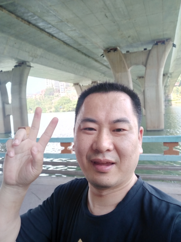 上人的第一张照片--东山相亲网