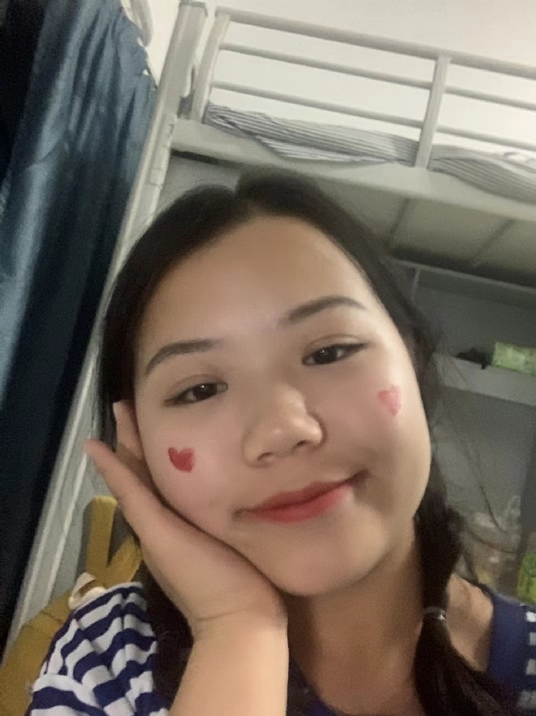 轻轻的一片云的第一张照片--东山相亲网