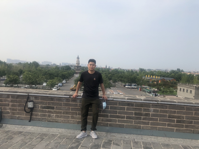 123.向左向右的第一张照片--东山相亲网