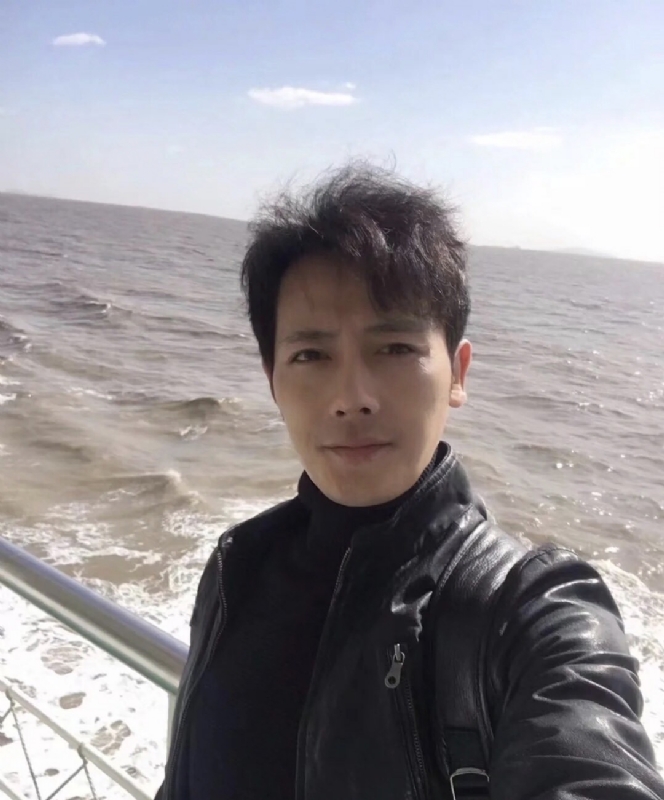 疯狂的小鱼的第一张照片--东山相亲网