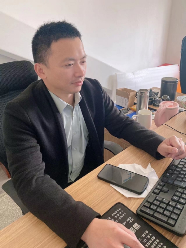落叶知秋的第一张照片--东山相亲网