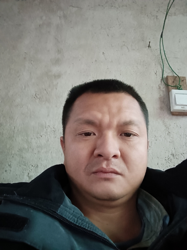 兰成龙的第二张照片--东山相亲网